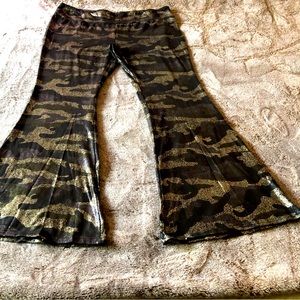 Camo Shimmer Flare Leggings Size 3XL
